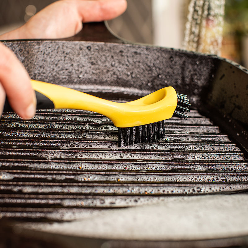 Corner & Groove Brush | Outdoor Cooking Essential