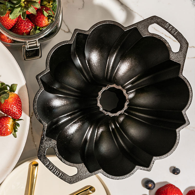 Seasoned Cast Iron Fluted Cake Pan | Kitchen Starter Bundle