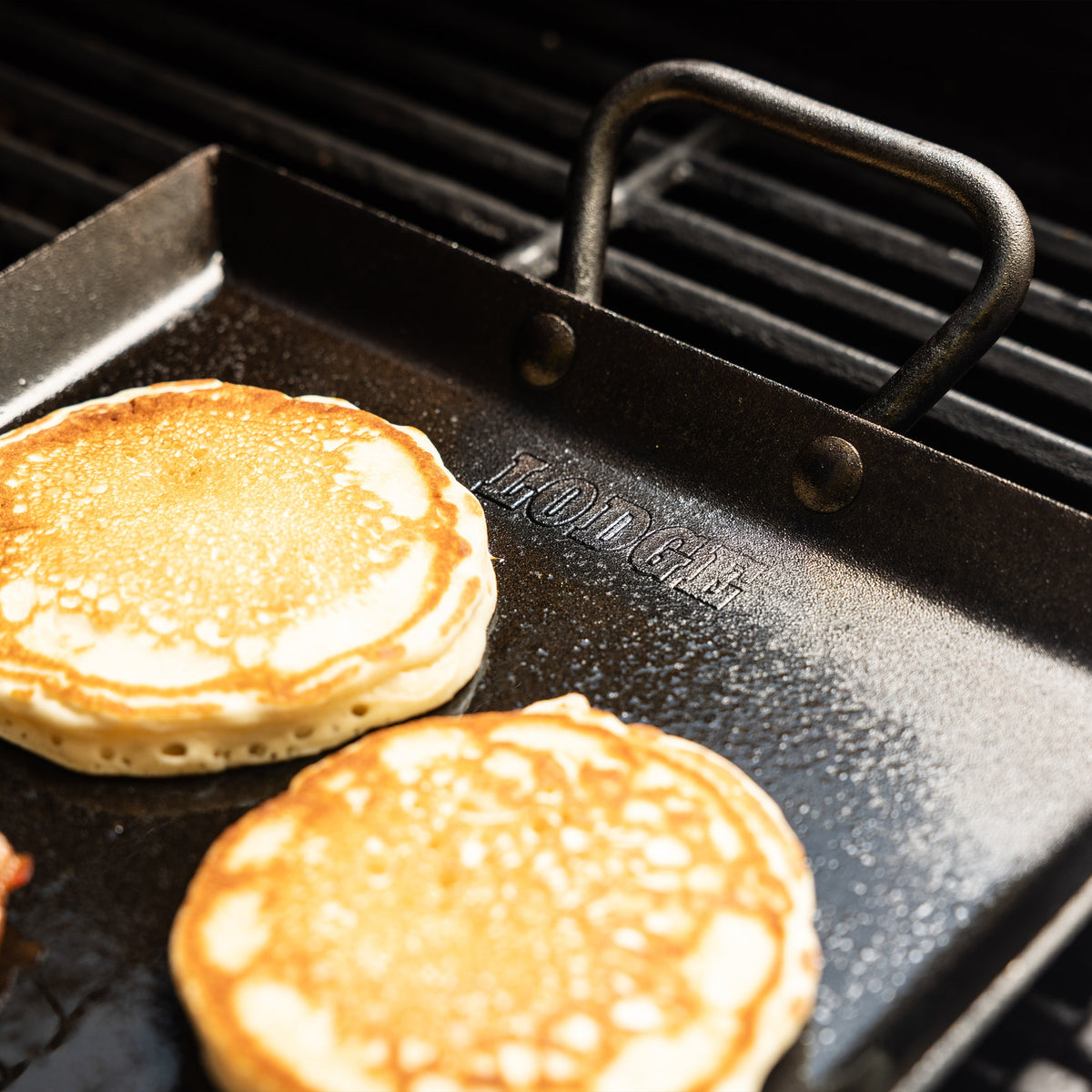 18 x 10 Inch Seasoned Carbon Steel Griddle | Stovetop and Grill Cooking