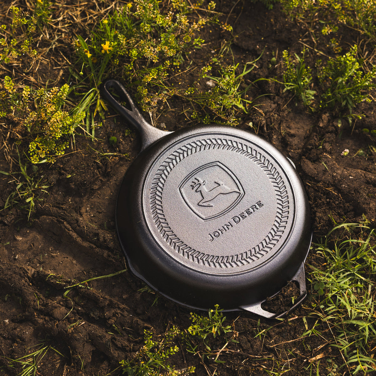 10.25 Inch Seasoned Cast Iron Skillet, John Deere Logo | Everyday Seasoned Cast Iron