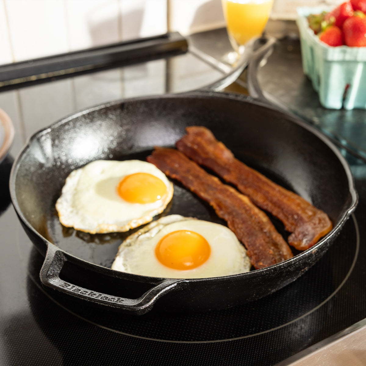 Blacklock Lightweight Skillet | Everyday Seasoned Cast Iron
