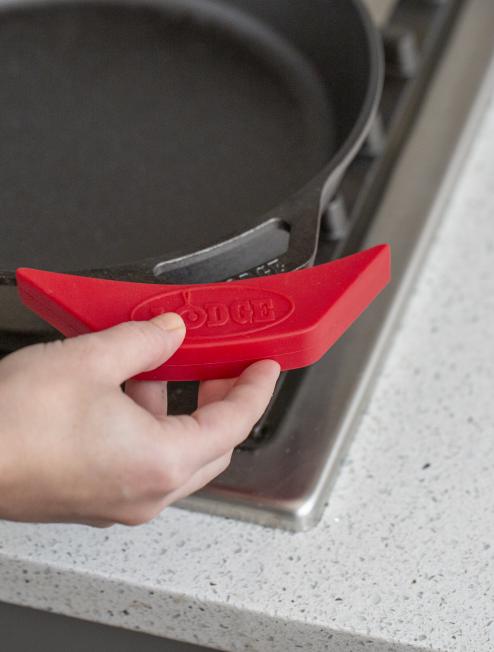 Silicone Assist Handle Holder | Outdoor Cooking Essential