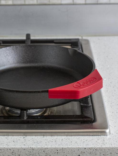 Silicone Assist Handle Holder | Outdoor Cooking Essential