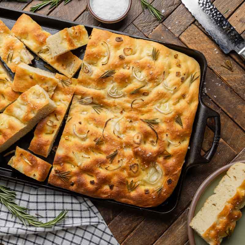 15.5 x 10.5 Inch Seasoned Cast Iron Baking Pan | Home Baking Essential