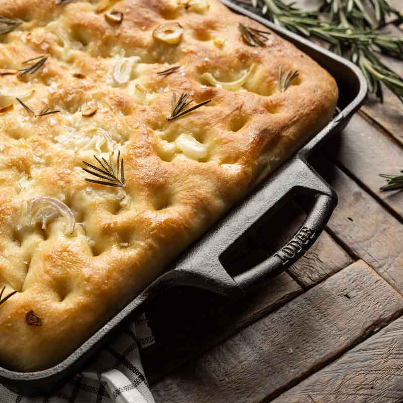 15.5 x 10.5 Inch Seasoned Cast Iron Baking Pan | Home Baking Essential