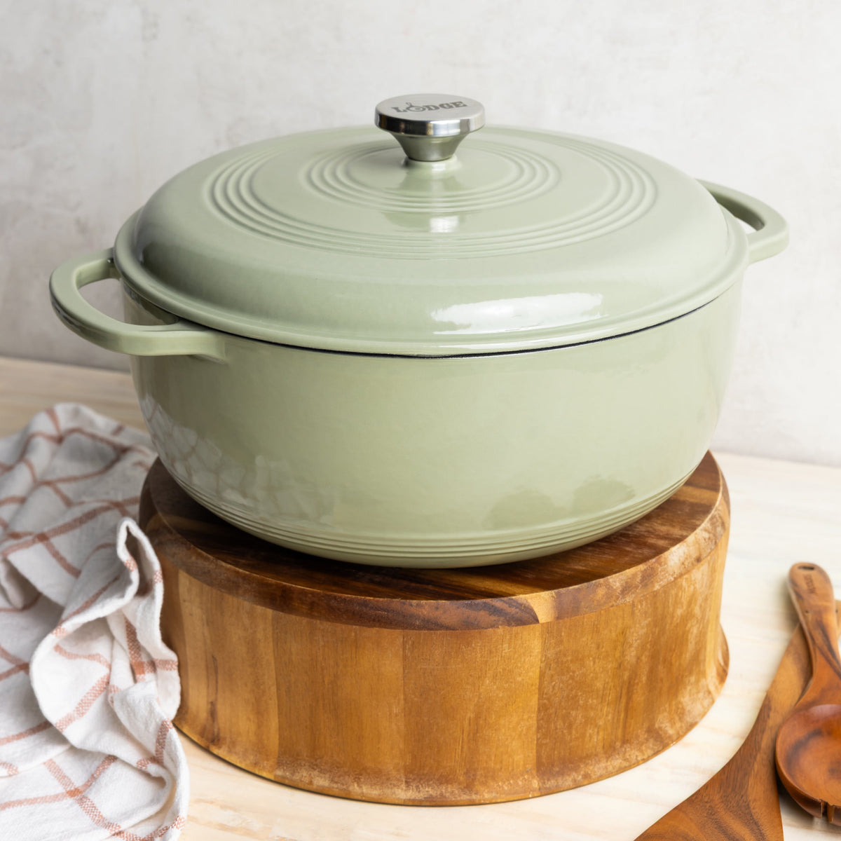 7.5 Quart Essential Enamel Dutch Oven | Versatile Cast Iron Cooking